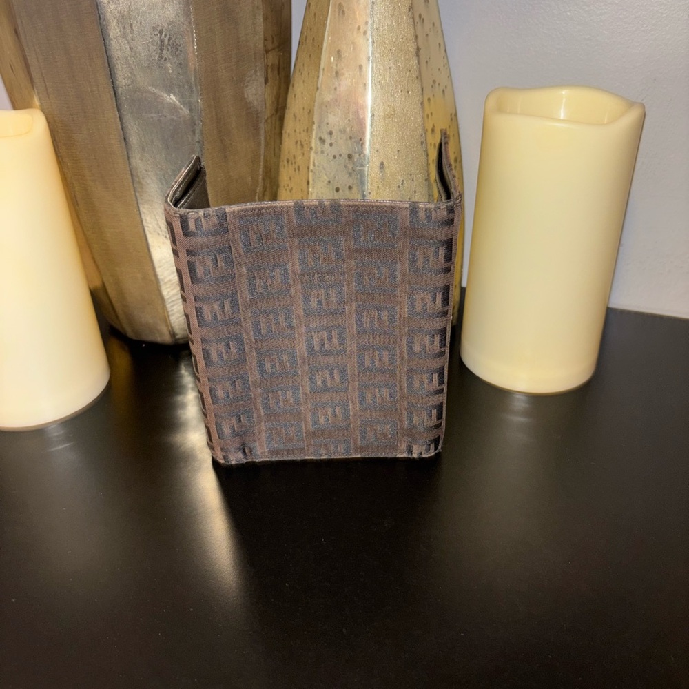 Fendi Gold and Cream Vases - Picture 6 of 7